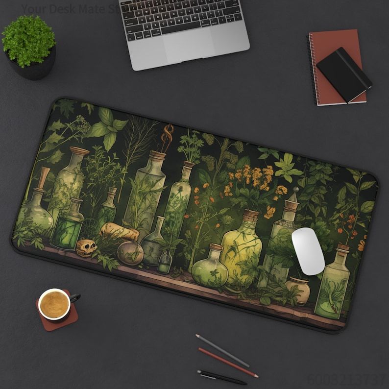 Desk Setup With Plants - แผ่นรองเมาส์ลายพืชสมุนไพรแม่มด ของตกแต่งโต๊ะทำงาน แผ่นรองเมาส์สีเขียว แผ่นรองคีย์บอร์ด พรมปูพื้น อุปกรณ์เสริมคอมพิวเตอร์